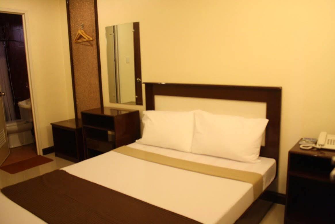 Four Queens Resort Pagadian Exterior foto